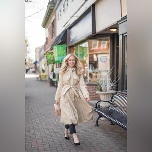 Sandro Elegant Beige Trench Coat